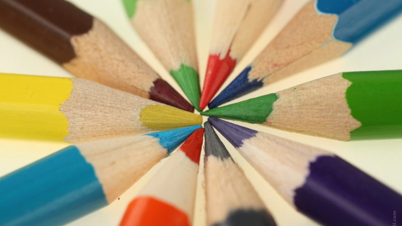 como economizar na compra do material escolar